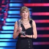 Zyrtarisht Taylor Swift është këngëtarja më e pasur në histori