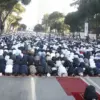Festohet Kurban Bajrami, mijëra besimtarë falin Namazin në bulevardin “Dëshmorët e Kombit”