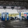 Radhë të gjata dhe fluturime të humbura: BE-ja paralajmëron lehtësime në kufij gjatë verës