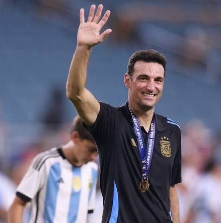 Scaloni drejt historisë