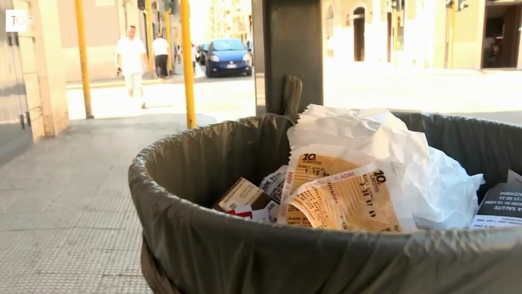 Bileta një million euro e hedhur në mbeturina