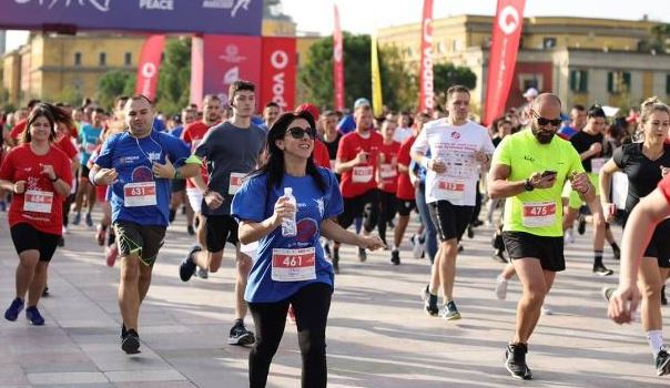 Protestat në Tiranë, organizatorët e maratonës në kryeqytet zyrtarizojnë vendimin për zhvillimin e saj